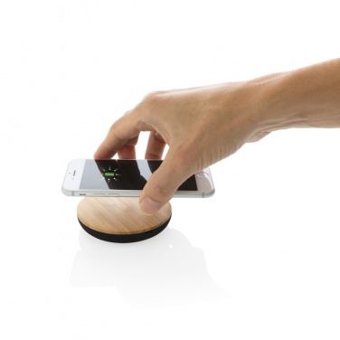 Logotrade Logogeschenke das Foto: Bamboo X 5W Wireless Charger