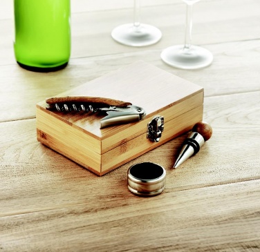 Logotrade Geschäftsgeschenke das Foto: Wein-Set in Bambus-Box