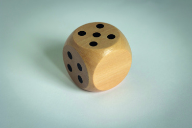 Logotrade Geschäftsgeschenke das Foto: Spielwürfel Schima-Holz Ø 5cm