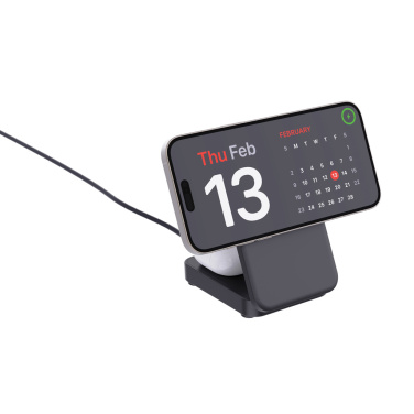 Logotrade Werbeartikel das Foto: Urban Vitamin Arcadia 15W 3in1 Magnet-Charger aus RCS rABS