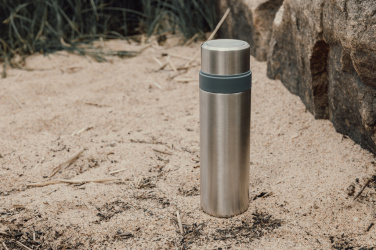 Logotrade Geschäftsgeschenke das Foto: VINGA Tono RCS Thermoskanne mit zwei Bechern, 750ml