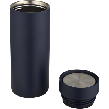 Logotrade Werbeartikel das Foto: Illuminate 650 ml RCS-zertifizierte doppelwandige Trinkflasche aus recyceltem Edelstahl mit 3-teiligem Deckelset