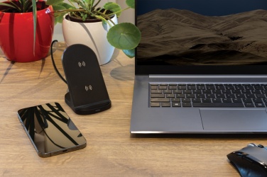 Logo trade promotional merchandise picture of: RCS recycled plastic double coil wireless stand 15W