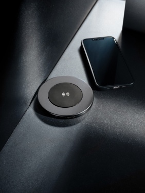 Logotrade reklaamkingi foto: Terra RCS taaskasutatud alumiiniumist 10 W juhtmevaba laadija