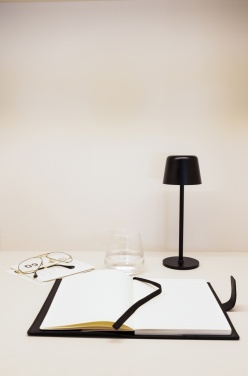 Logotrade reklaamkingi foto: Zenic RCS taaskasutatud plastikust USB taaslaetav laualamp