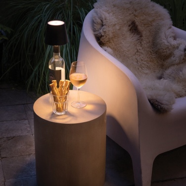 Logotrade ärikingitused pilt: BottleGlow RCS taaskasutatud plastpudeli lamp