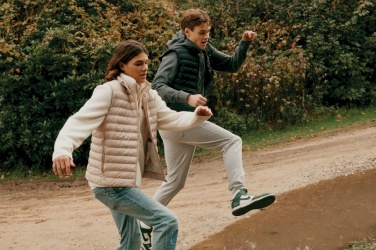 Logotrade ärikingi foto: Iqoniq Meru meeste taaskasutatud polüestrist vest