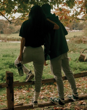 Logotrade ärikingi foto: Iqoniq Tikal taaskasutatud polüestrist kiiresti kuivav spordisärk