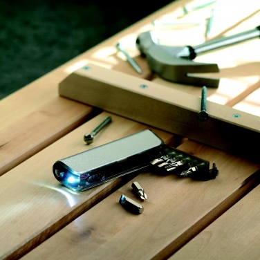 Logo trade reklaamkingitused foto: Multitööriistade hoidik ja LED taskulamp