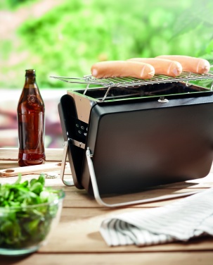 Logotrade firmakingituse foto: Kaasaskantav grill ja alus