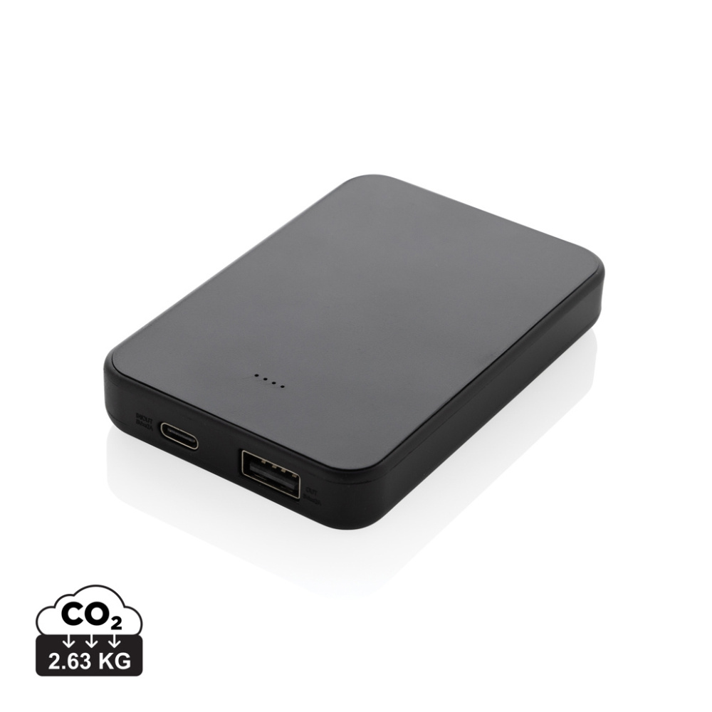 Logo trade reklaamtooted foto: Boostcore RCS taaskasutatud plastist akupank 5000 mAh USB C-ga