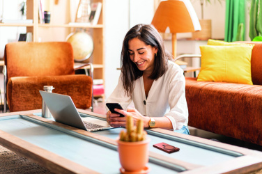 Logo trade firmakingitused foto: PAWTT juhtmeta laadija akupank