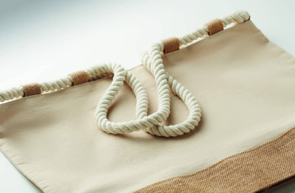 Logo trade ärikingitused foto: MAKENKE purjeriidest rannakott