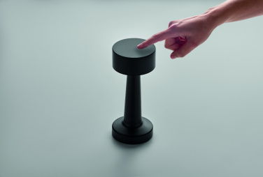 Logo trade mainostuote kuva: Ladattava rautainen pöytävalaisin