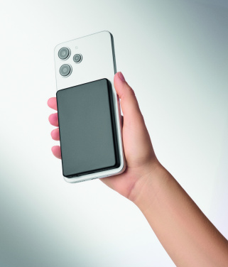 Logo trade mainoslahjat tuotekuva: Magneettinen varavirtalähde 5000mAh 15W