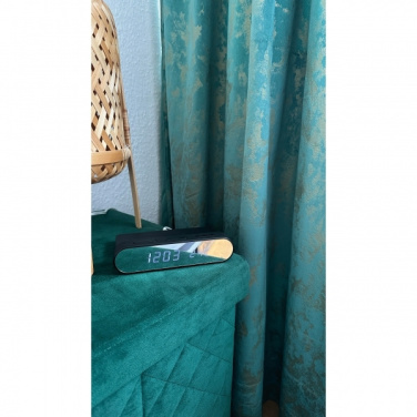 Logotrade firminės dovanos nuotrauka: Žadintuvas ir belaidis įkroviklis ADELAIDE