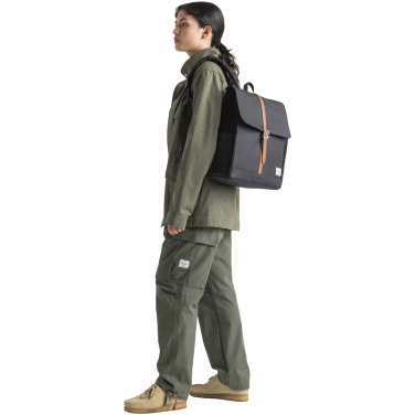 Logotrade dāvanas foto: Herschel City pārstrādāta mugursoma 16L