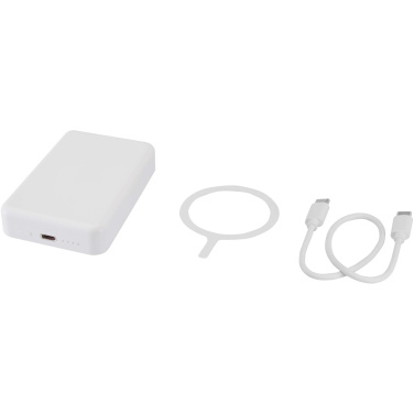 Logotrade logo dāvanas foto: Acrab 10.000 mAh 15W magnētiskā bezvadu pārnēsājamā uzlādes ierīce ar 20W PD - izgatavota no pārstrādātas plastmasas