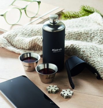 Лого трейд pекламные подарки фото: Hip flask with shot cups