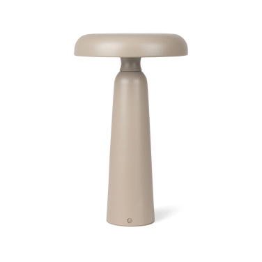 Logotrade profilprodukter bild: VINGA Avery RCS bordslampa