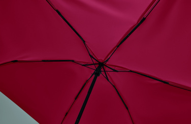 Logotrade kampanjprodukter bild: 19" stormsäkert kompaktparaply